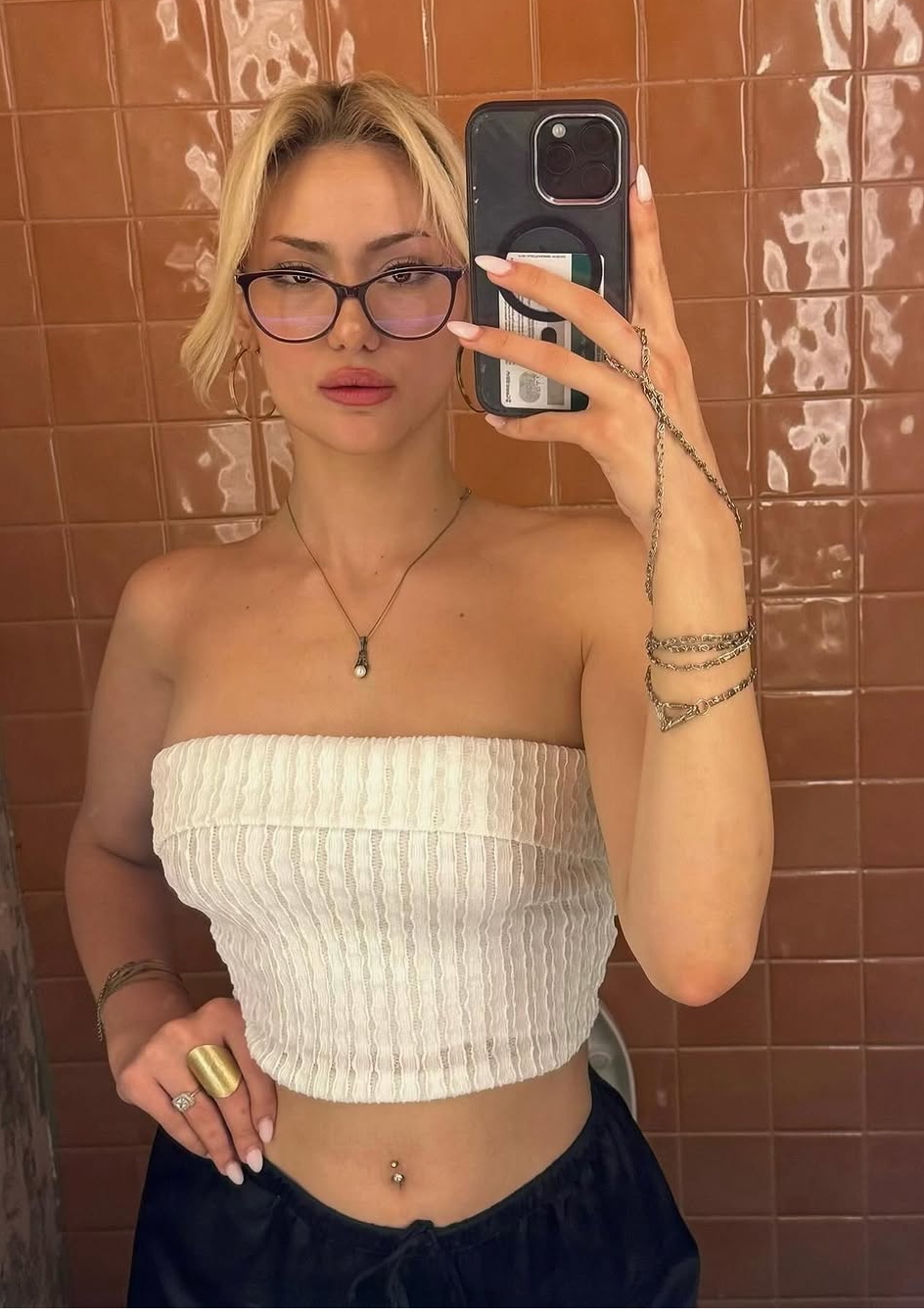 Gönen Romantik Partner Bayan Escort Seyhan